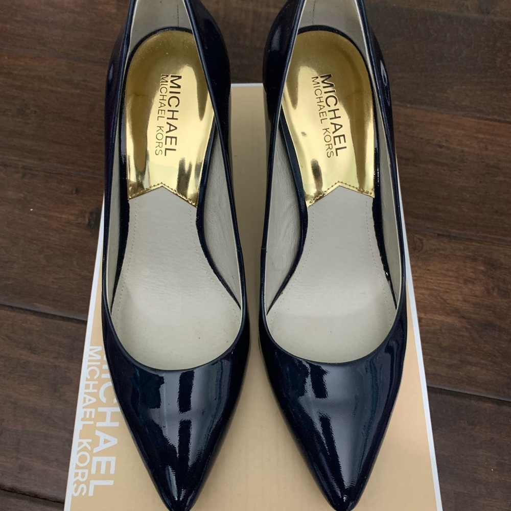 Michael Kors heels MK-Flex Mid Pump navy blue patent leather size 7 M